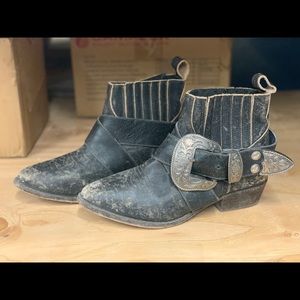 Matisse buckle bootie